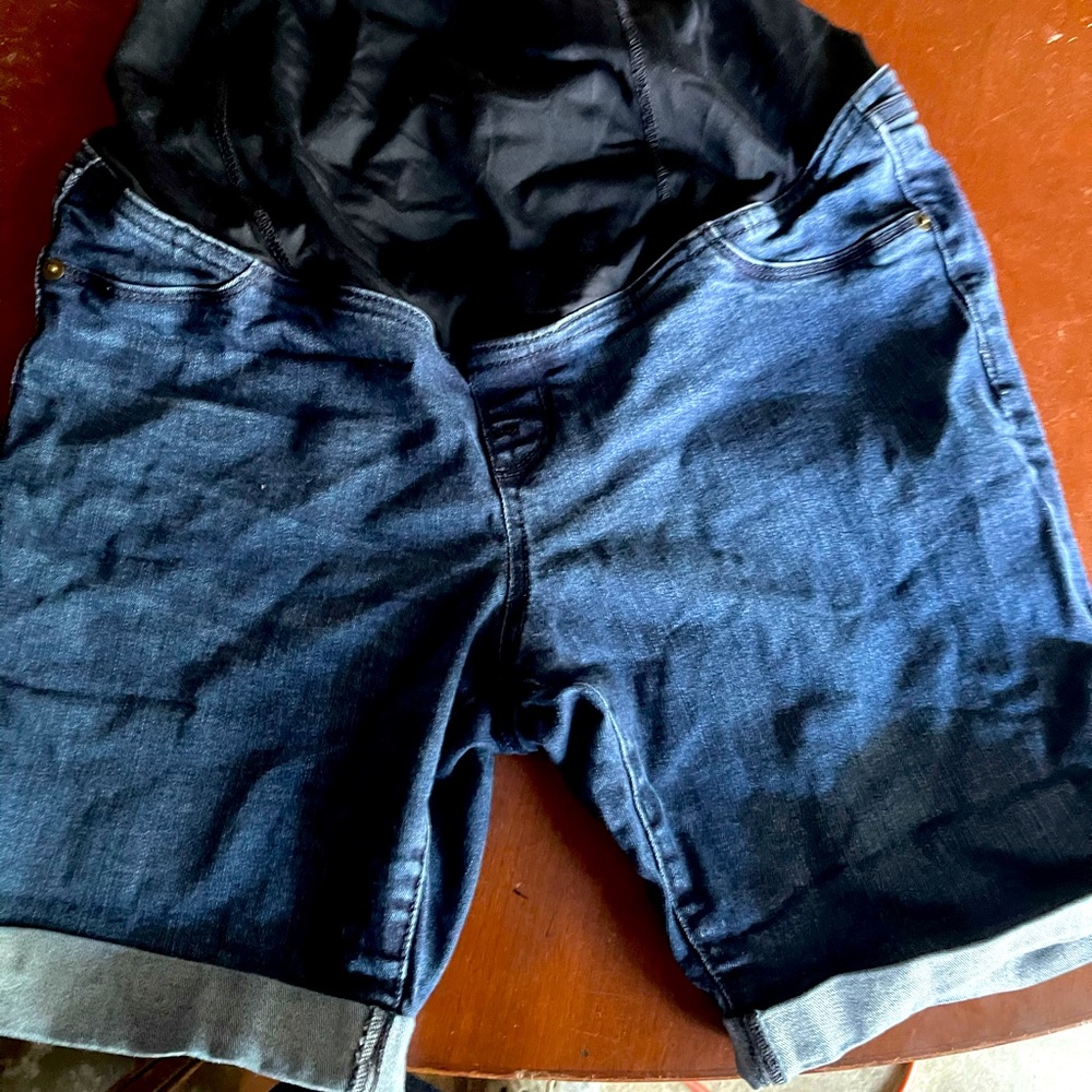 Maternity Bermuda shorts